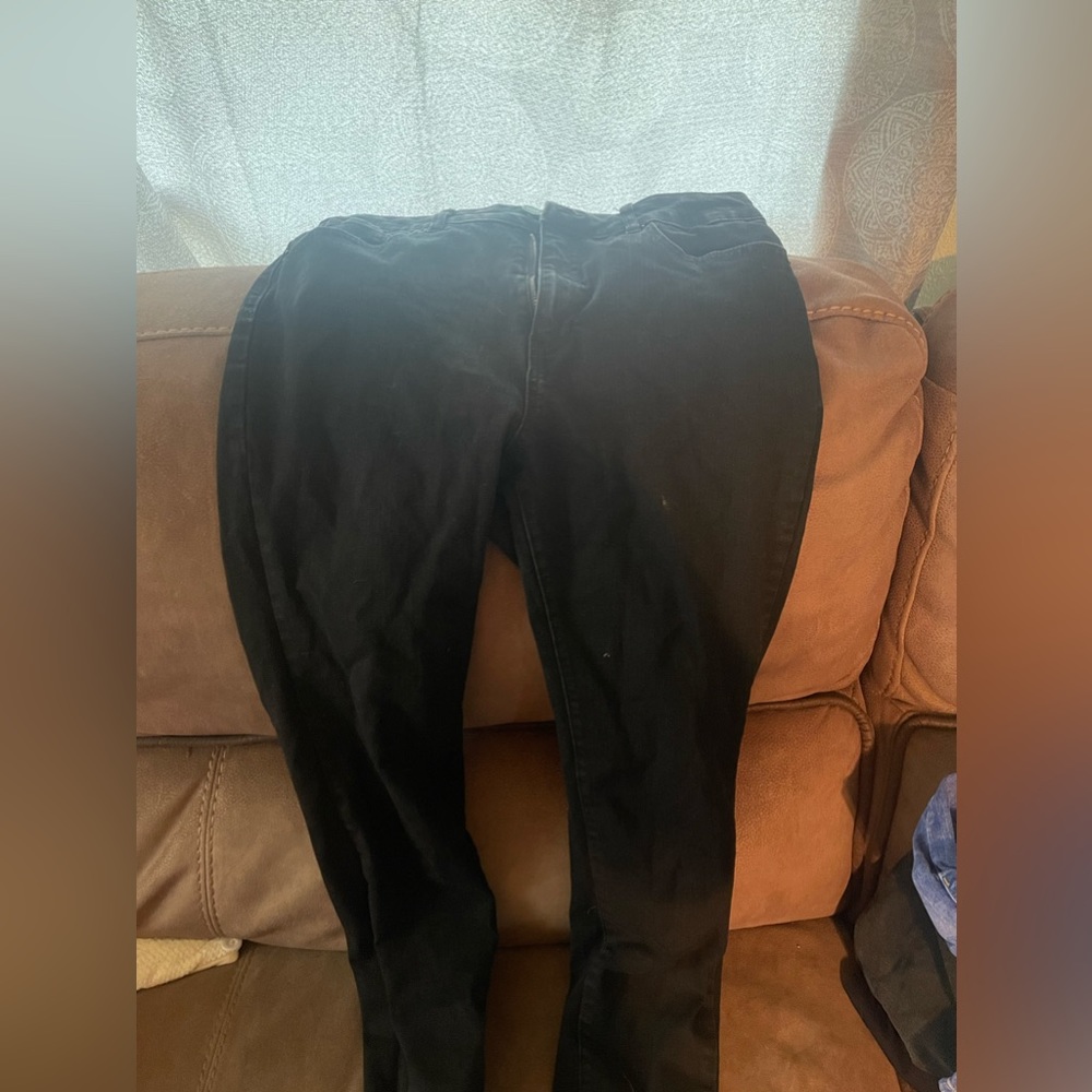 black ankle cut jeans